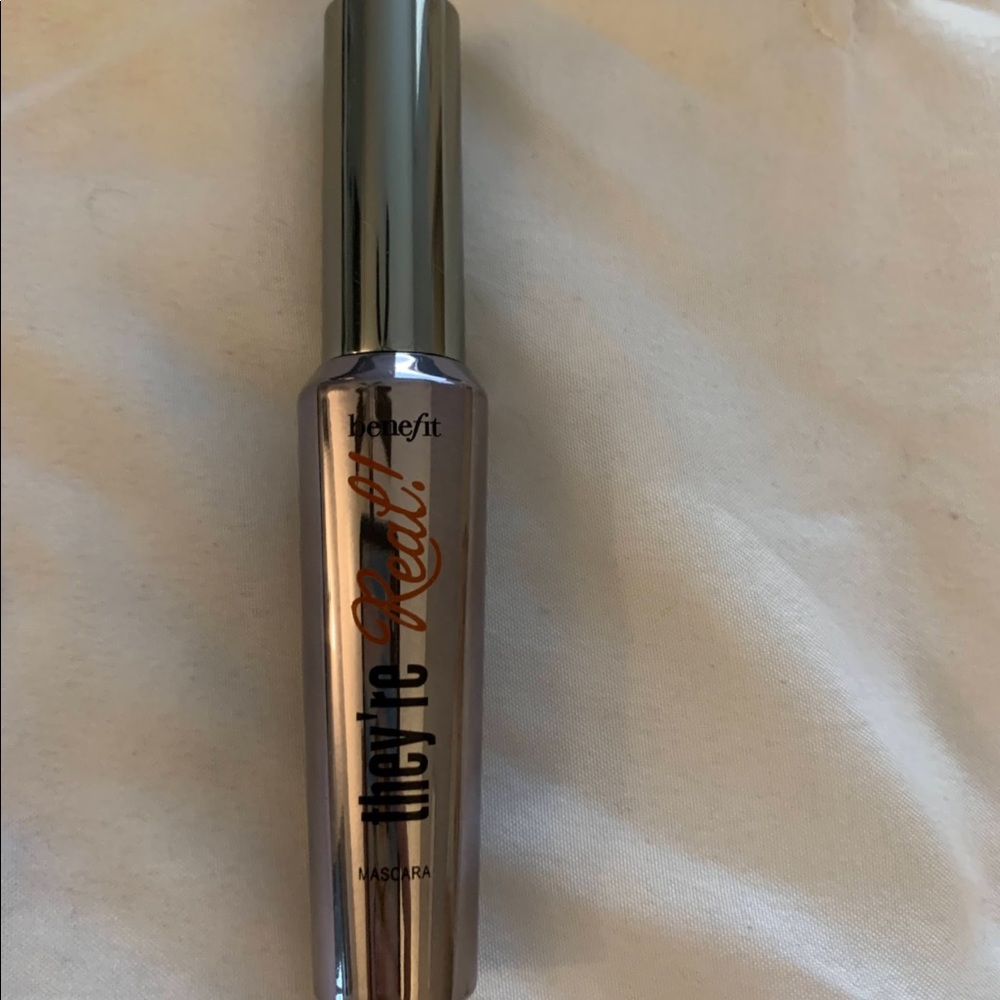 Benefit they’re real mascara
